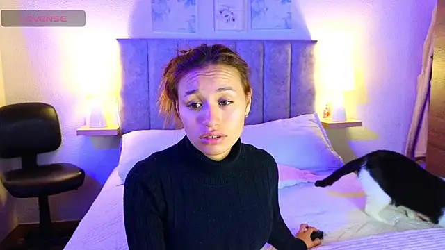 juliana-mancini online show from 11/05/25, 06:19