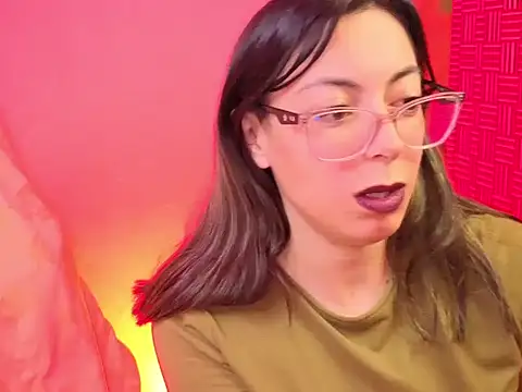 Snapshot of Miranda_sexlove_ chatting on 12/16/25, 07:35 Miranda sexlove online show from 12/16/25, 07:35