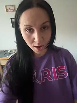 LauLaveau online show from 11/22/25, 06:56