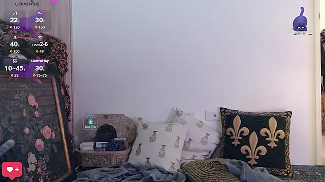 Snapshot of Etherealcat33 chatting on 10/29/25, 01:02 Etherealcat33 online show from 10/29/25, 01:02