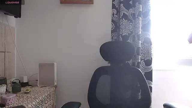 Snapshot of RosieHayes chatting on 07/15/26, 10:31 RosieHayes online show from 07/15/26, 10:31