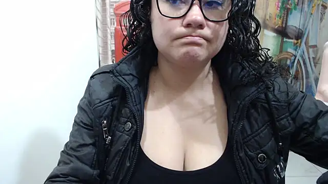 Snapshot of greeneyes_nurse chatting on 09/11/25, 03:39 greeneyes nurse online show from 09/11/25, 03:39