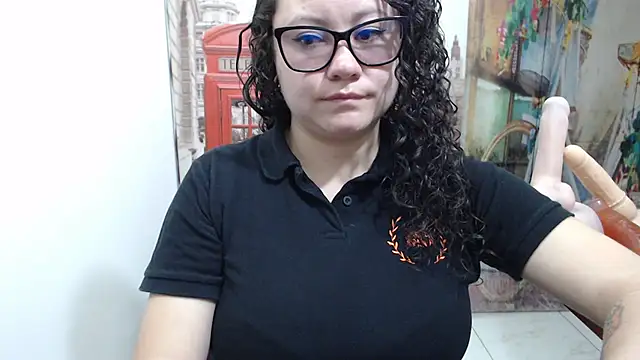 Snapshot of greeneyes_nurse chatting on 10/22/25, 06:40 greeneyes nurse online show from 10/22/25, 06:40