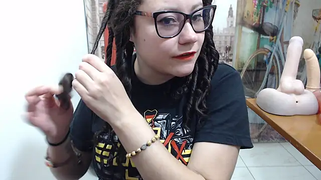 Snapshot of greeneyes_nurse chatting on 10/24/25, 06:48 greeneyes nurse online show from 10/24/25, 06:48