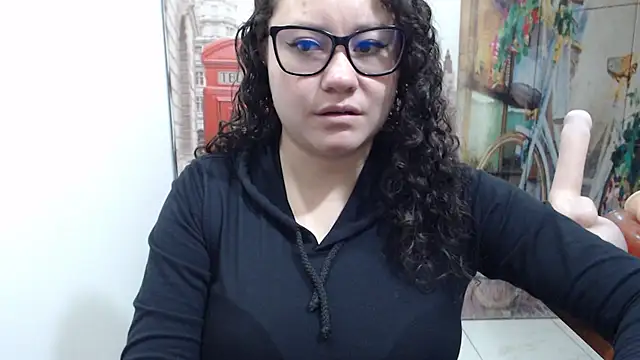 Snapshot of greeneyes_nurse chatting on 10/27/25, 06:56 greeneyes nurse online show from 10/27/25, 06:56