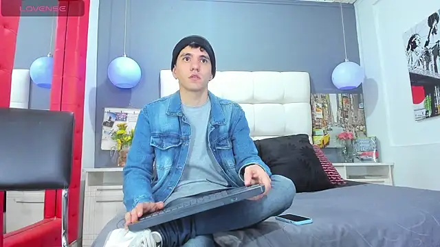 Matteo12  online show from 10/25/25, 03:36