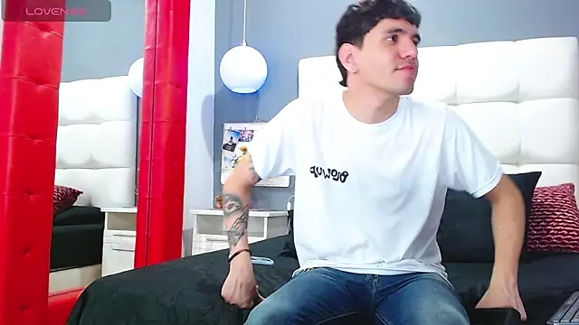 Matteo12  online show from 10/30/25, 03:08