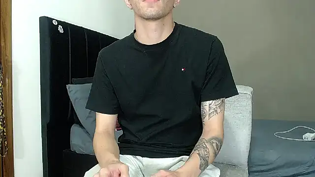 Matteo12  online show from 02/07/26, 01:53