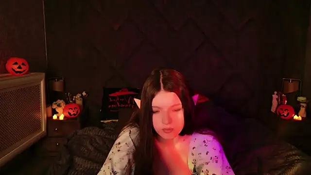 Snapshot of Gaby_Essen chatting on 10/31/25, 08:32 Gaby Essen online show from 10/31/25, 08:32