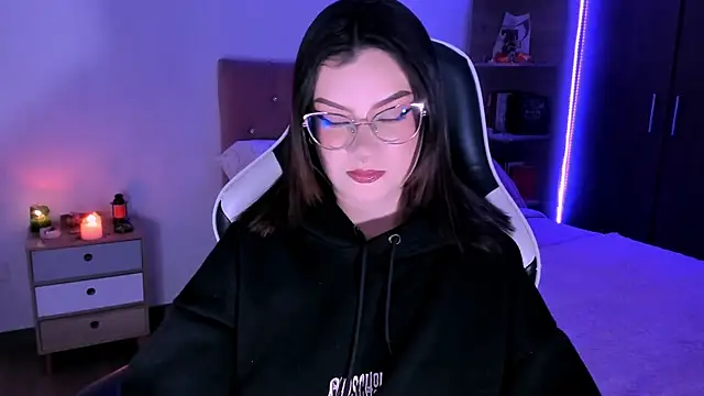 Snapshot of OphelianaRose33 chatting on 10/30/25, 10:54 OphelianaRose33 online show from 10/30/25, 10:54