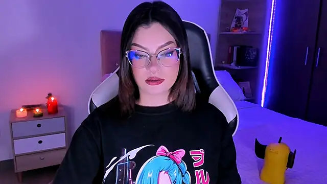 Snapshot of OphelianaRose33 chatting on 11/23/25, 09:25 OphelianaRose33 online show from 11/23/25, 09:25