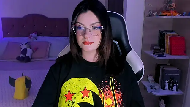 OphelianaRose33 online show from 01/11/26, 08:47