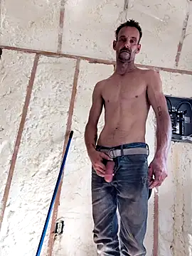 Snapshot of Hungwell1515 chatting on 12/19/25, 07:54 Hungwell1515 online show from 12/19/25, 07:54