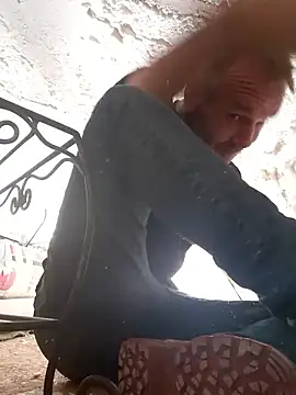 Snapshot of Hungwell1515 chatting on 01/08/26, 05:59 Hungwell1515 online show from 01/08/26, 05:59