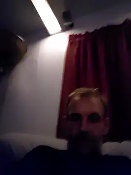 Snapshot of Hungwell1515 chatting on 01/09/26, 06:16 Hungwell1515 online show from 01/09/26, 06:16