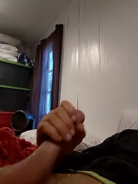 Snapshot of Hungwell1515 chatting on 01/15/26, 02:43 Hungwell1515 online show from 01/15/26, 02:43