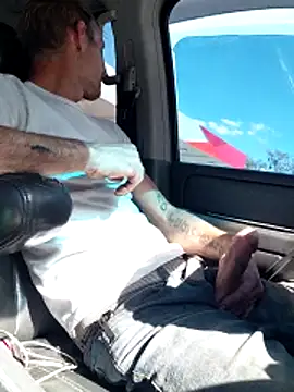 Snapshot of Hungwell1515 chatting on 02/04/26, 06:25 Hungwell1515 online show from 02/04/26, 06:25