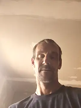 Snapshot of Hungwell1515 chatting on 02/07/26, 07:28 Hungwell1515 online show from 02/07/26, 07:28