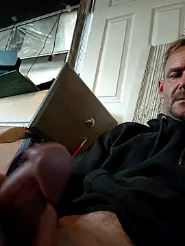 Snapshot of Hungwell1515 chatting on 02/15/26, 12:58 Hungwell1515 online show from 02/15/26, 12:58