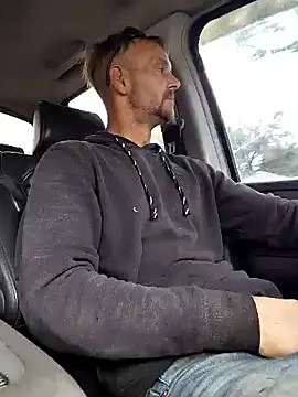 Snapshot of Hungwell1515 chatting on 02/16/26, 09:11 Hungwell1515 online show from 02/16/26, 09:11