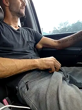 Snapshot of Hungwell1515 chatting on 02/21/26, 01:56 Hungwell1515 online show from 02/21/26, 01:56