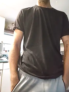 Snapshot of Hungwell1515 chatting on 03/16/26, 12:09 Hungwell1515 online show from 03/16/26, 12:09