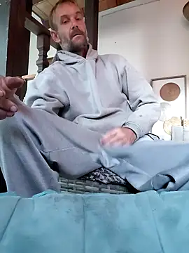 Snapshot of Hungwell1515 chatting on 03/17/26, 12:41 Hungwell1515 online show from 03/17/26, 12:41