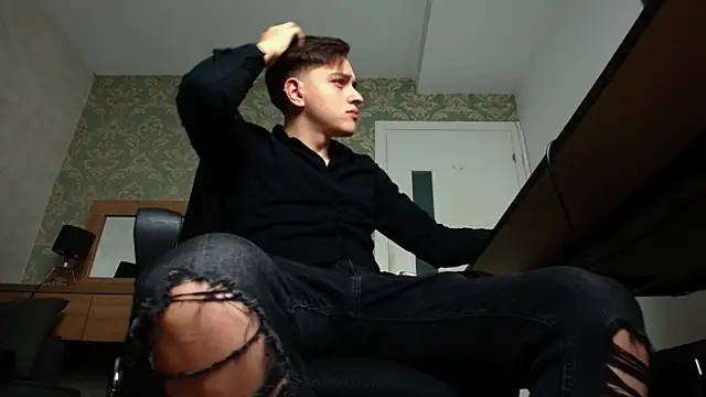 Snapshot of FelixStarkk chatting on 10/16/25, 04:02 FelixStarkk online show from 10/16/25, 04:02
