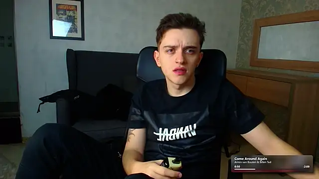 Snapshot of FelixStarkk chatting on 12/19/25, 05:25 FelixStarkk online show from 12/19/25, 05:25