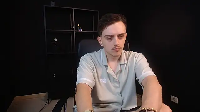 Snapshot of FelixStarkk chatting on 07/10/26, 06:07 FelixStarkk online show from 07/10/26, 06:07