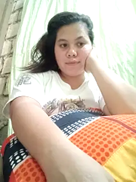 Snapshot of phoenix_1994 chatting on 12/20/25, 04:52 phoenix 1994 online show from 12/20/25, 04:52