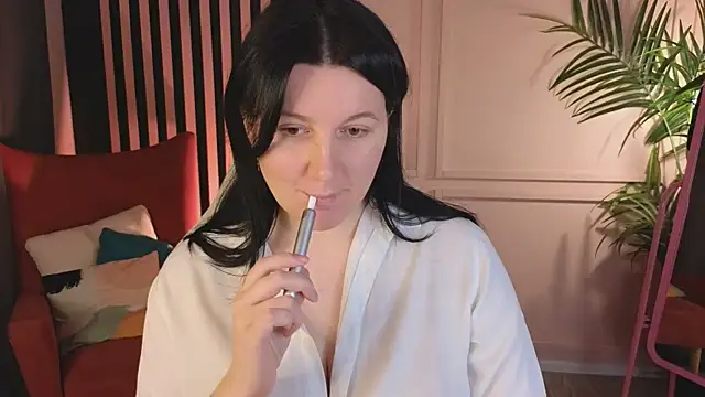 Snapshot of love_me__tonight_ chatting on 10/14/25, 01:06 love me  tonight  online show from 10/14/25, 01:06