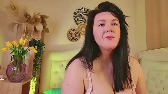 Snapshot of love_me__tonight_ chatting on 03/08/26, 02:15 love me tonight online show from 03/08/26, 02:15