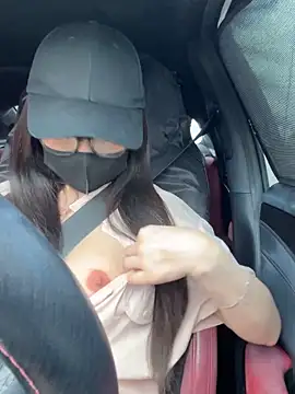 Linh 2004 online show from 09/18/25, 04:58