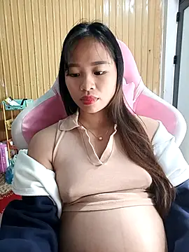 Snapshot of Na_na90 chatting on 12/14/25, 01:00 Na na90 online show from 12/14/25, 01:00