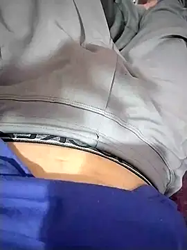 Snapshot of zorhotty chatting on 09/25/25, 01:04 zorhotty online show from 09/25/25, 01:04