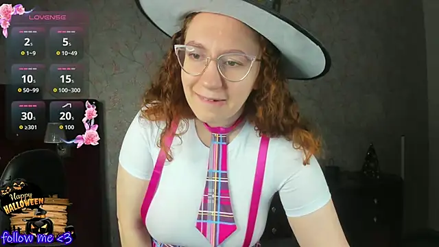 ellie coy  online show from 10/27/25, 07:34