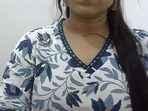 Snapshot of LIYO_ chatting on 04/20/26, 07:55 LIYO online show from 04/20/26, 07:55