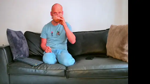 Snapshot of BRIANSILK77 chatting on 10/02/25, 08:21 BRIANSILK77 online show from 10/02/25, 08:21