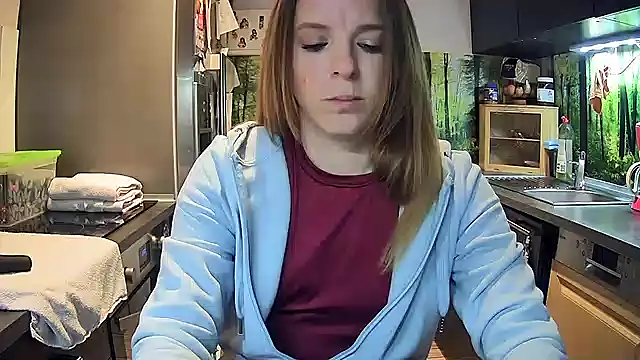 Snapshot of SexyMilf_37 chatting on 09/26/25, 08:02 SexyMilf 37 online show from 09/26/25, 08:02