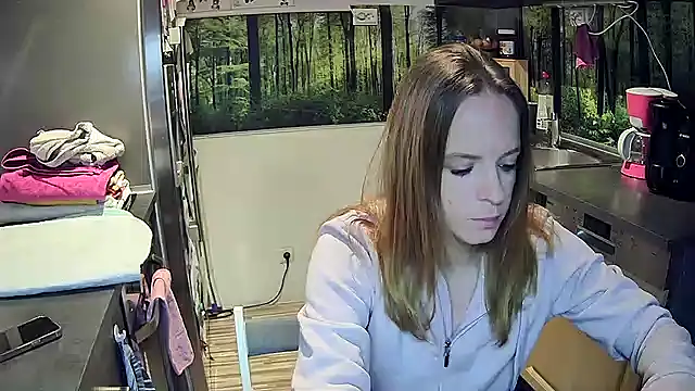 Snapshot of SexyMilf_37 chatting on 09/27/25, 08:14 SexyMilf 37 online show from 09/27/25, 08:14