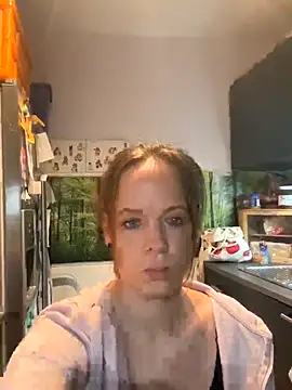 Snapshot of SexyMilf_37 chatting on 10/11/25, 08:51 SexyMilf 37 online show from 10/11/25, 08:51