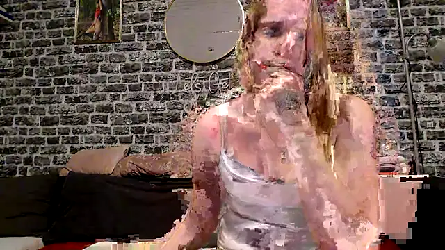 Snapshot of SexyMilf_37 chatting on 05/13/26, 08:38 SexyMilf 37 online show from 05/13/26, 08:38