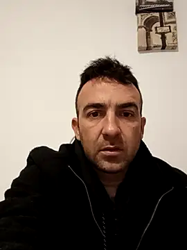 Snapshot of PopaOctavian chatting on 10/04/25, 07:12 PopaOctavian online show from 10/04/25, 07:12