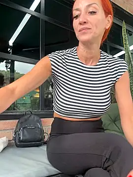 MikaelaBloom online show from 10/12/25, 12:48