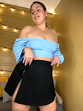 Snapshot of Amalia-Lia chatting on 10/31/25, 11:39 Amalia-Lia online show from 10/31/25, 11:39