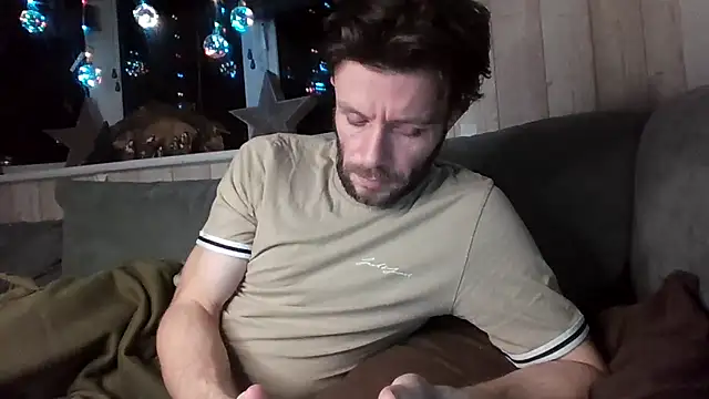 Snapshot of MasterJakeJohns chatting on 12/20/25, 12:07 MasterJakeJohns online show from 12/20/25, 12:07