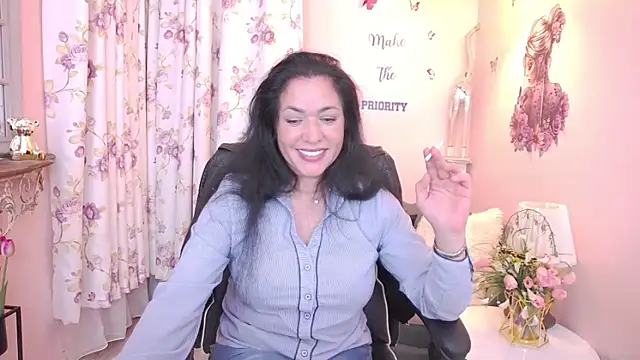 Snapshot of MyLovOne chatting on 04/29/26, 05:30 MyLovOne online show from 04/29/26, 05:30