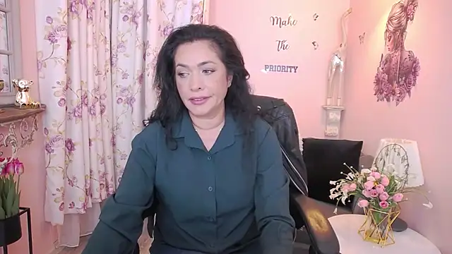 Snapshot of MyLovOne chatting on 05/15/26, 12:01 MyLovOne online show from 05/15/26, 12:01