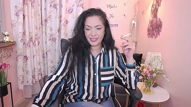 Snapshot of MyLovOne chatting on 06/01/26, 11:01 MyLovOne online show from 06/01/26, 11:01